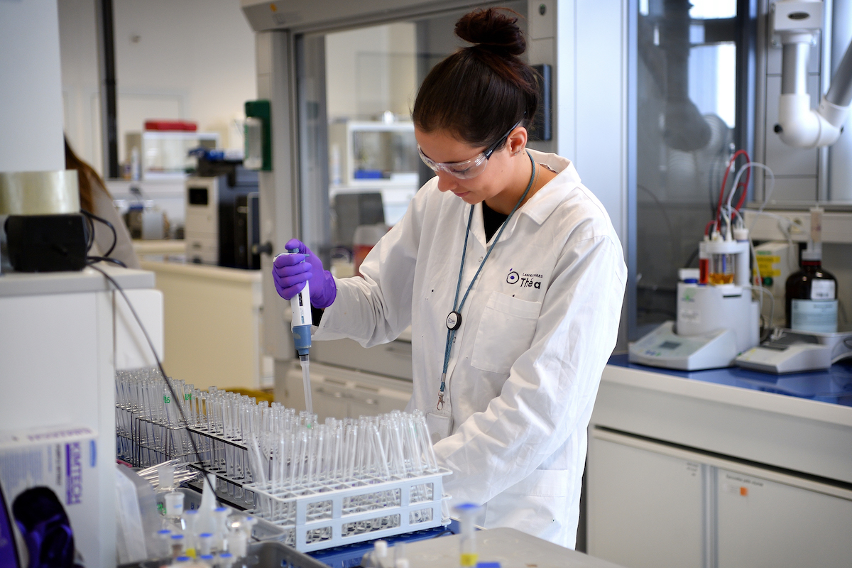 Качество в сърцето на стандартите за НИРД на Théa